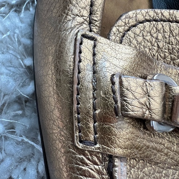 Beautiful PRADA gold leather flats - Picture 10 of 12